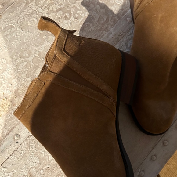 Uggs Chelsea bootie suede size 10 - Picture 4 of 10